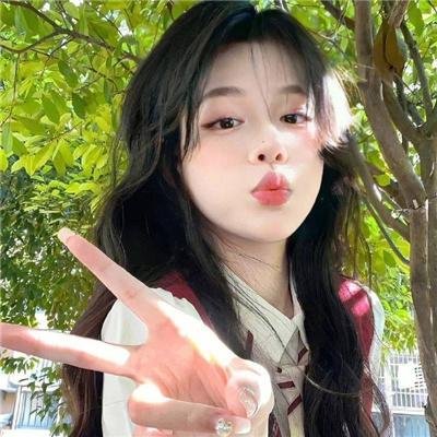 左撇子女人